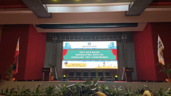 led wall at picc stage for conference graduation